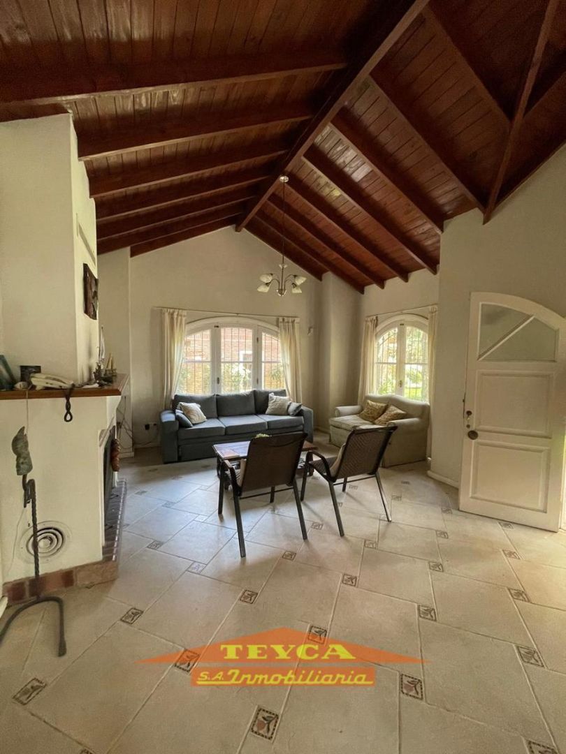Casa en venta Lasalle 4 ambientes
