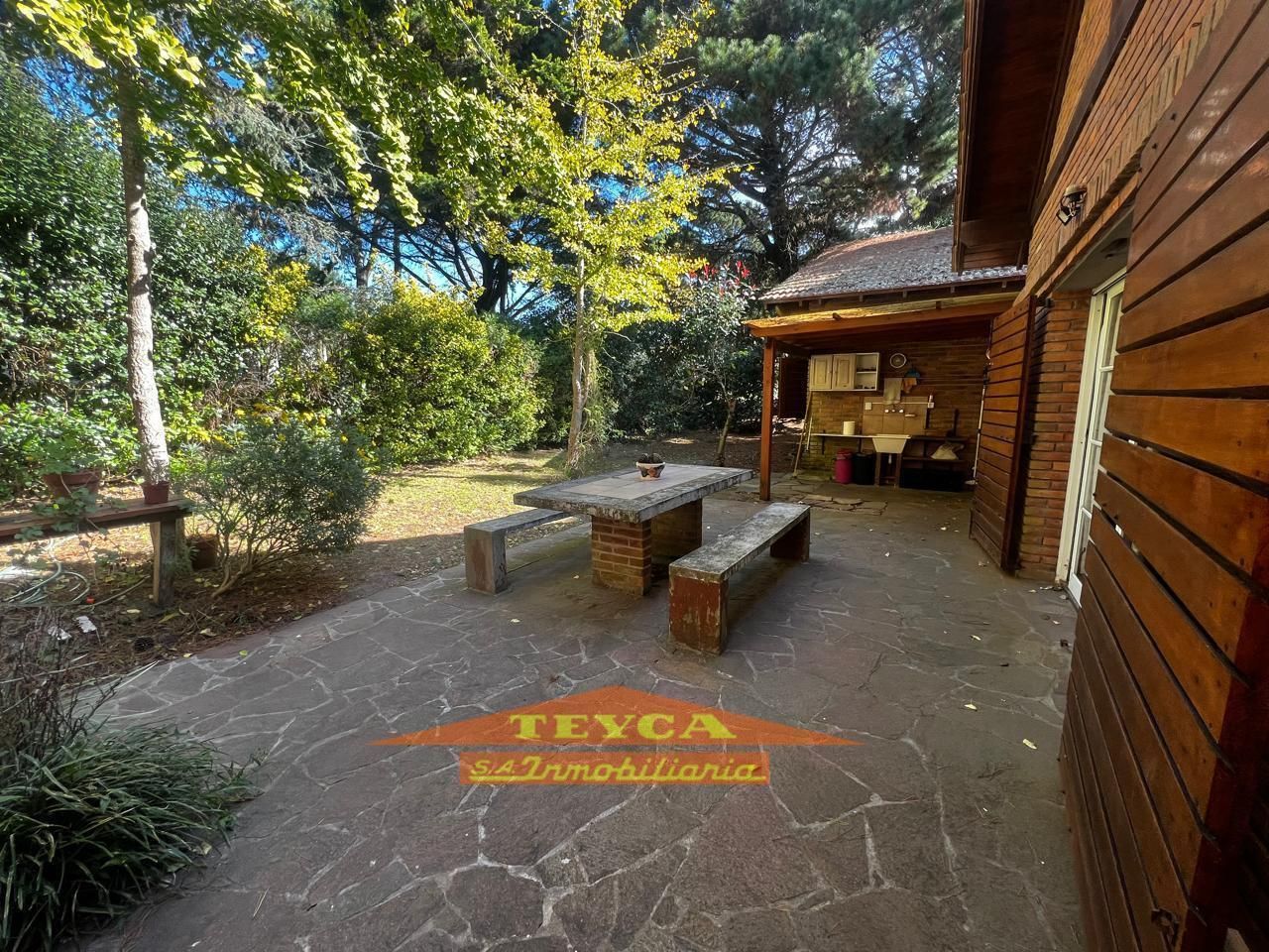 Casa en venta Lasalle 5 ambientes