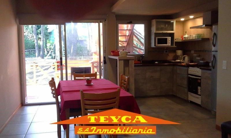 Casa en venta Caril&oacute; 8 ambientes