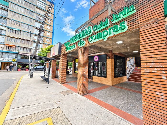 Local en venta Ciudad Jardín Lomas 