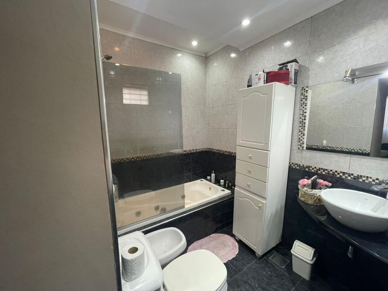 Casa en Venta en General San Martin, G.B.A. Zona Norte