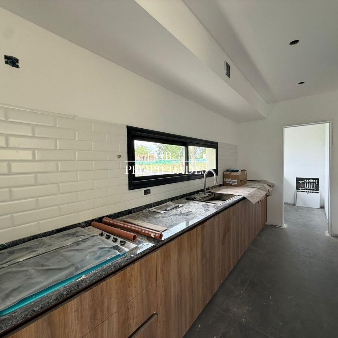 VENTA DE CASA EN Pilar - Santa Sofia - 2