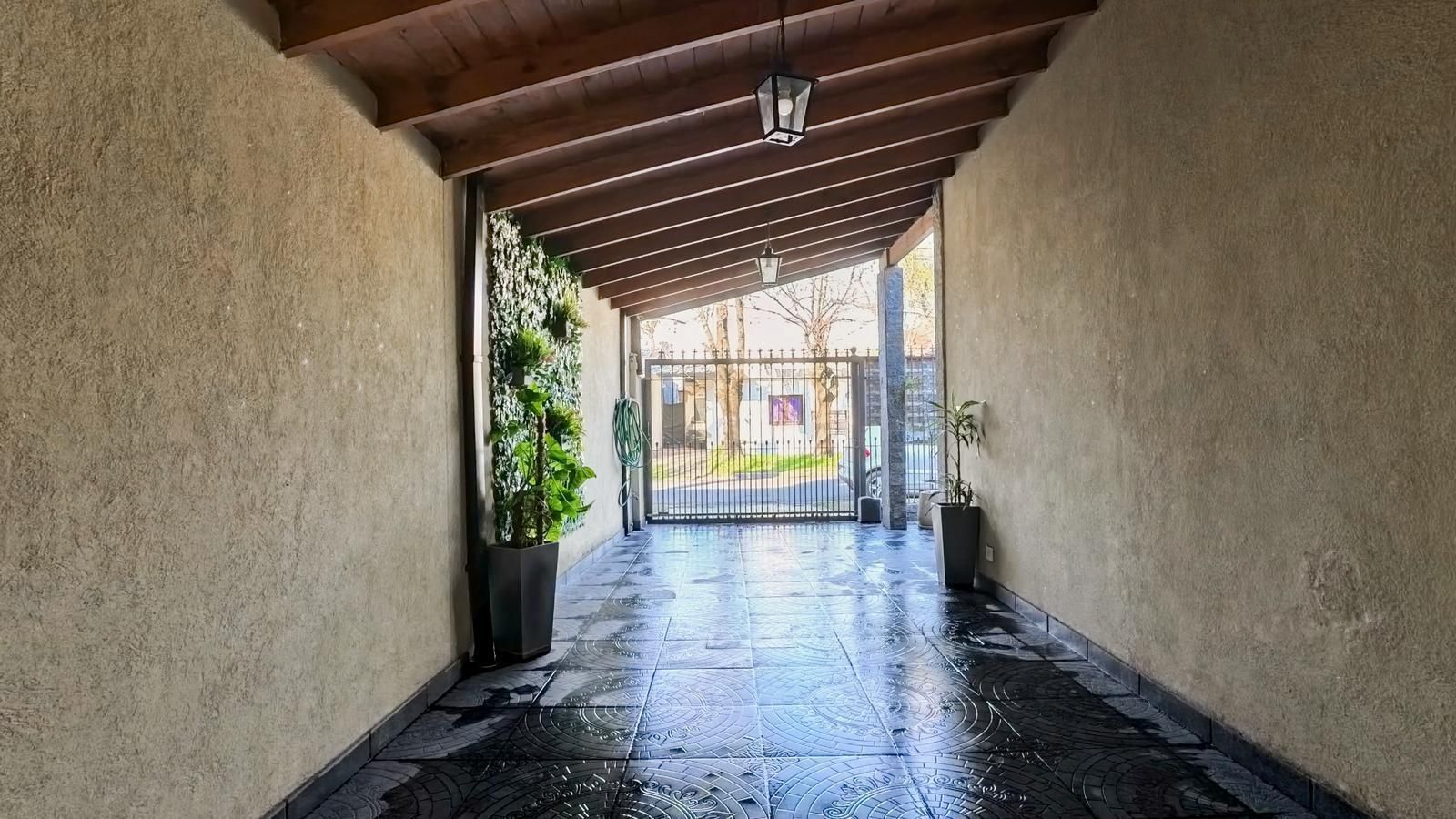 Casa en Venta en Moron, G.B.A. Zona Oeste