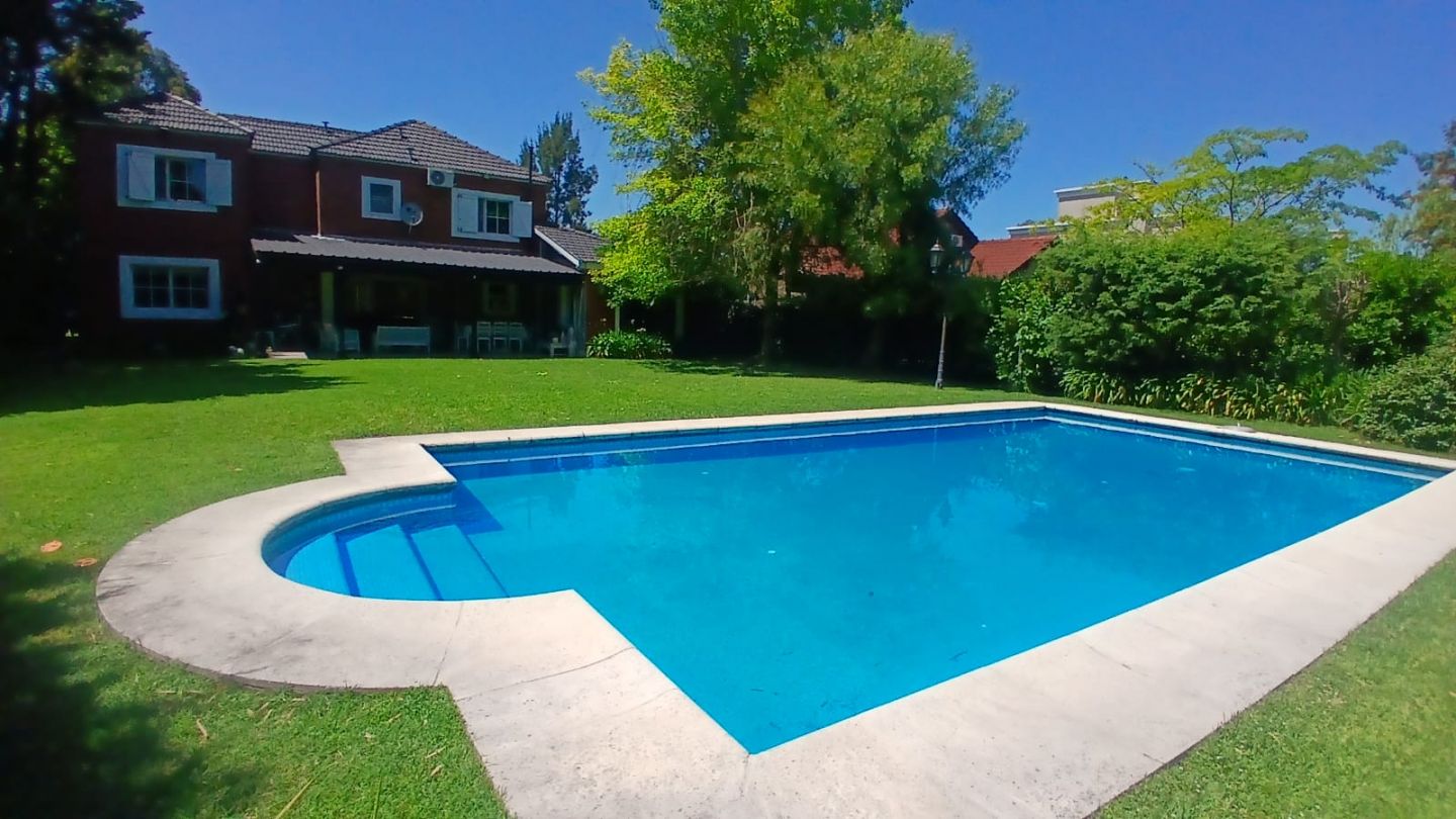 VENTA DE CASA EN Esteban Echeverría - 27