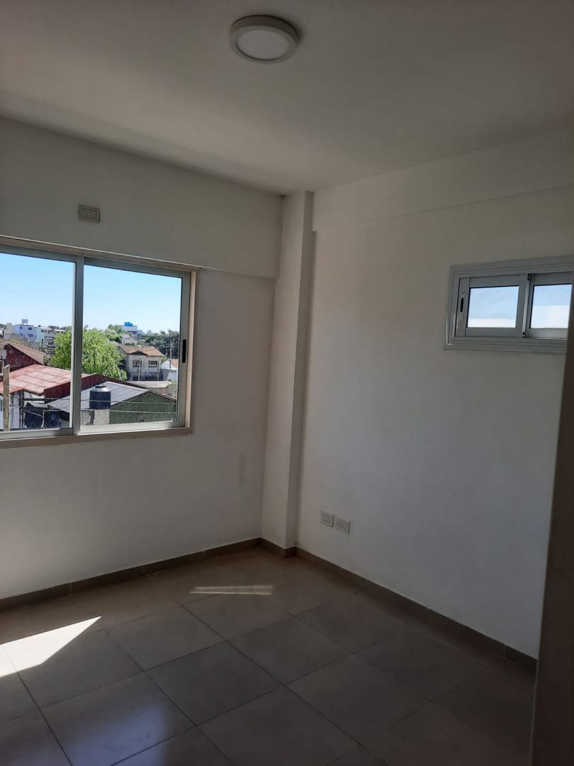 VENTA DE DEPARTAMENTO EN Tres de Febrero - Caseros - 34