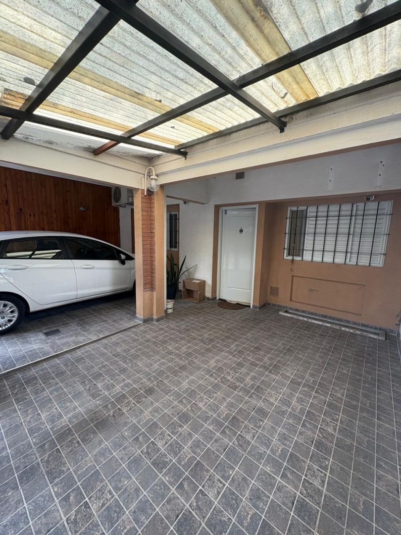 Casa en venta Mariano Comas 2 ambientes