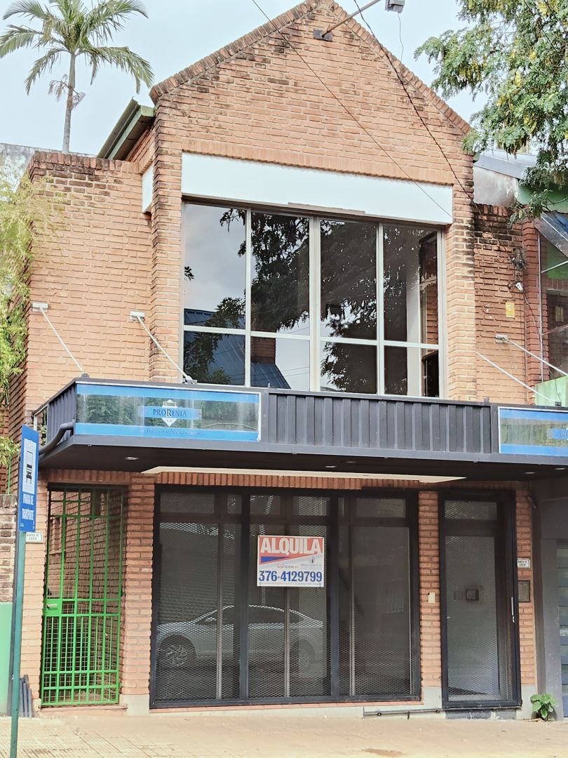 En alquiler céntrico local apto para oficinas o comercio
