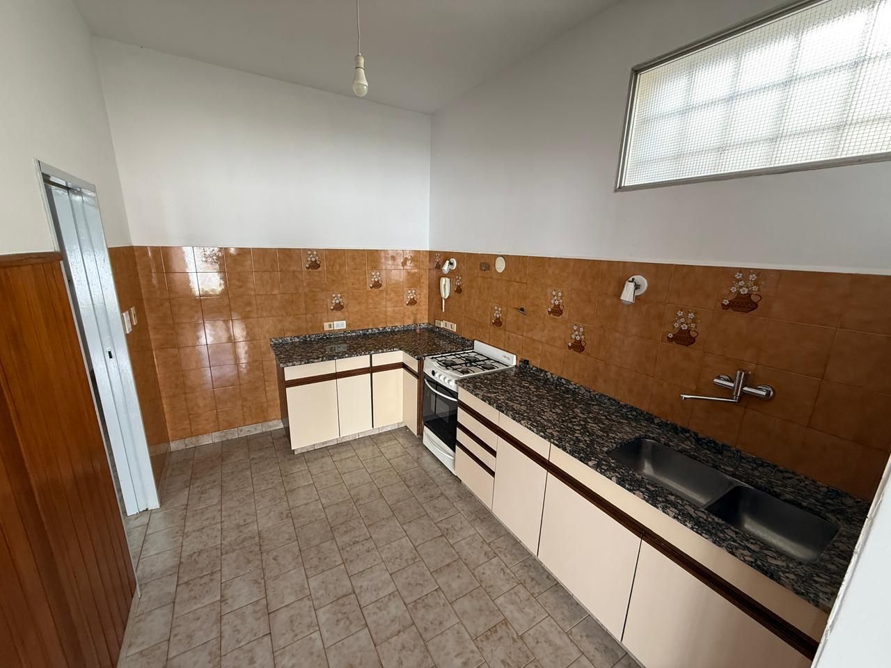 ALQUILER DE CASA EN Vicente López - Villa Adelina - 10