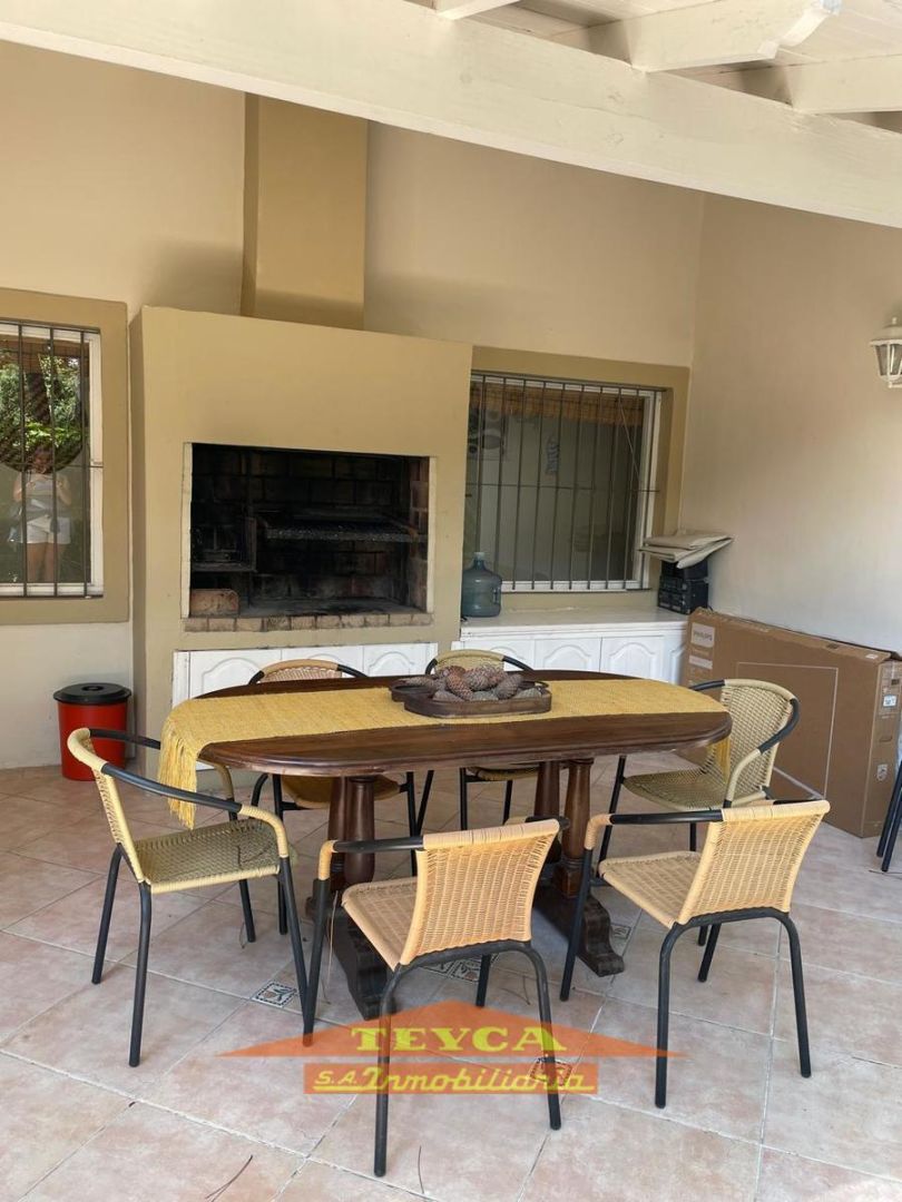 Casa en venta Lasalle 4 ambientes