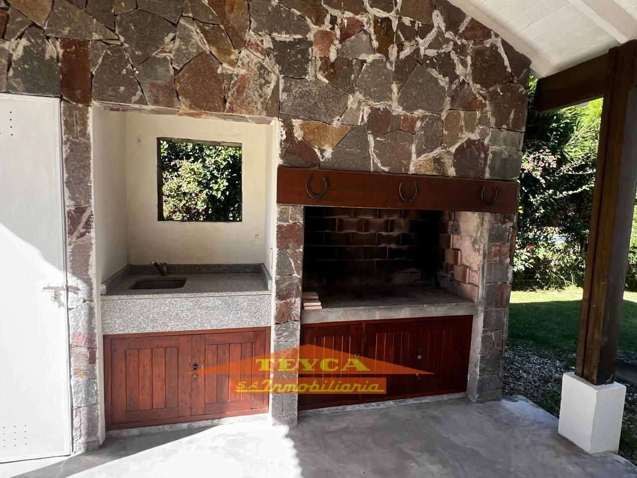 Casa en venta La Herradura 5 ambientes