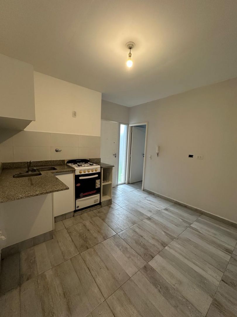 VENTA DE EDIFICIO EN San Miguel de Tucumán - Barrio: Floresta - 8