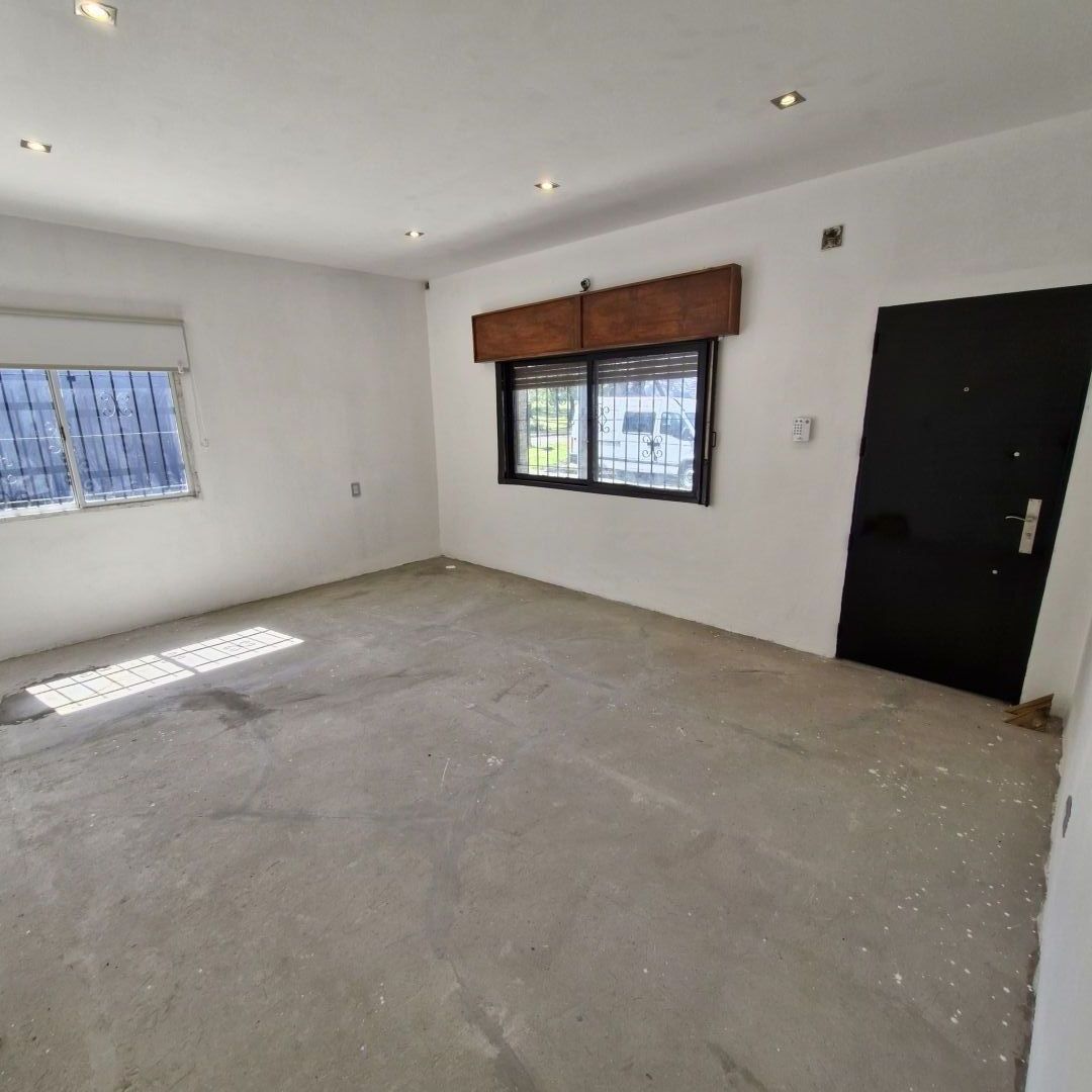 Avellaneda LOMAS DE ZAMORA 900