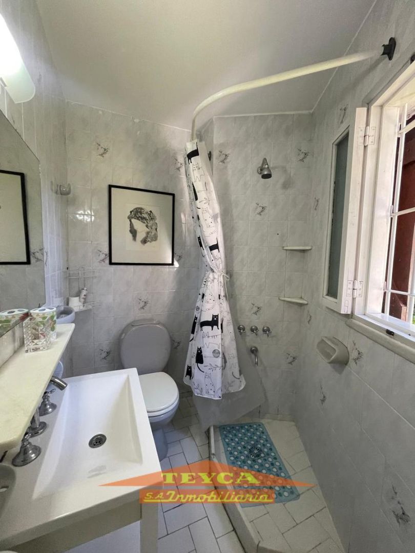 Casa en venta Lasalle 5 ambientes