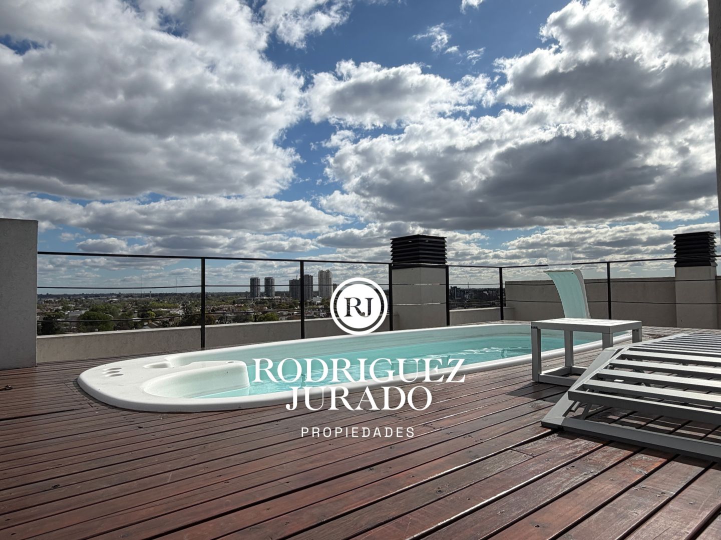 Departamento en Avenida Cazon 600