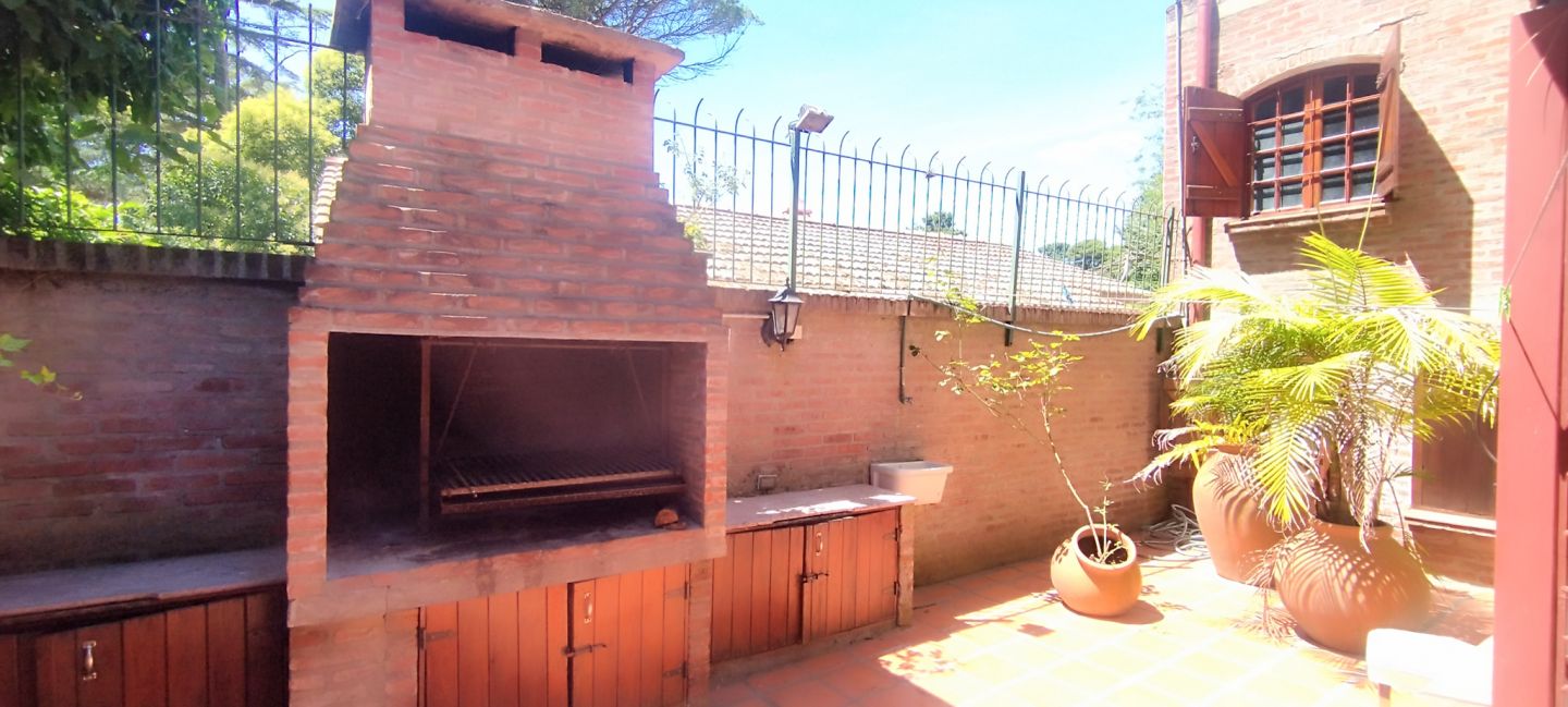 VENTA DE CASA EN Villa Gesell - Centro - 38