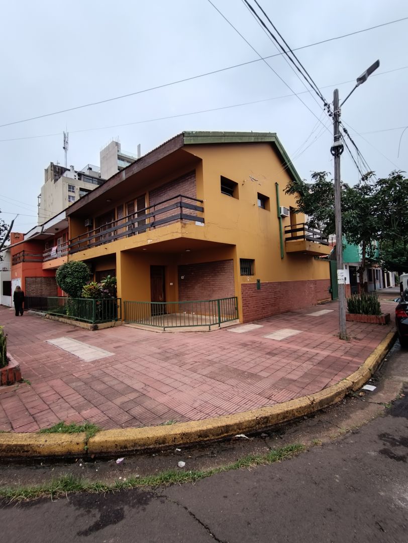 Casa en BEATO ROQUE GONZ 700