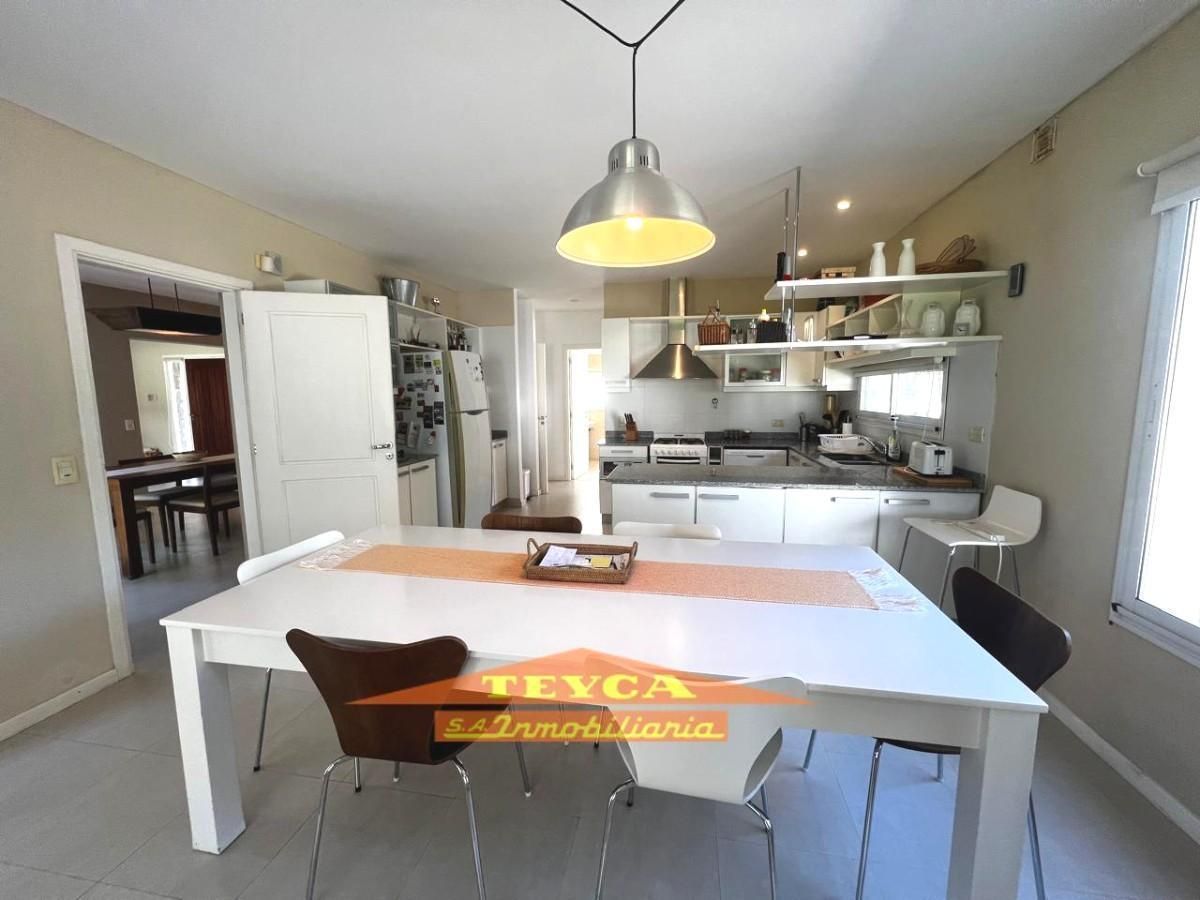 Casa en venta La Herradura 5 ambientes