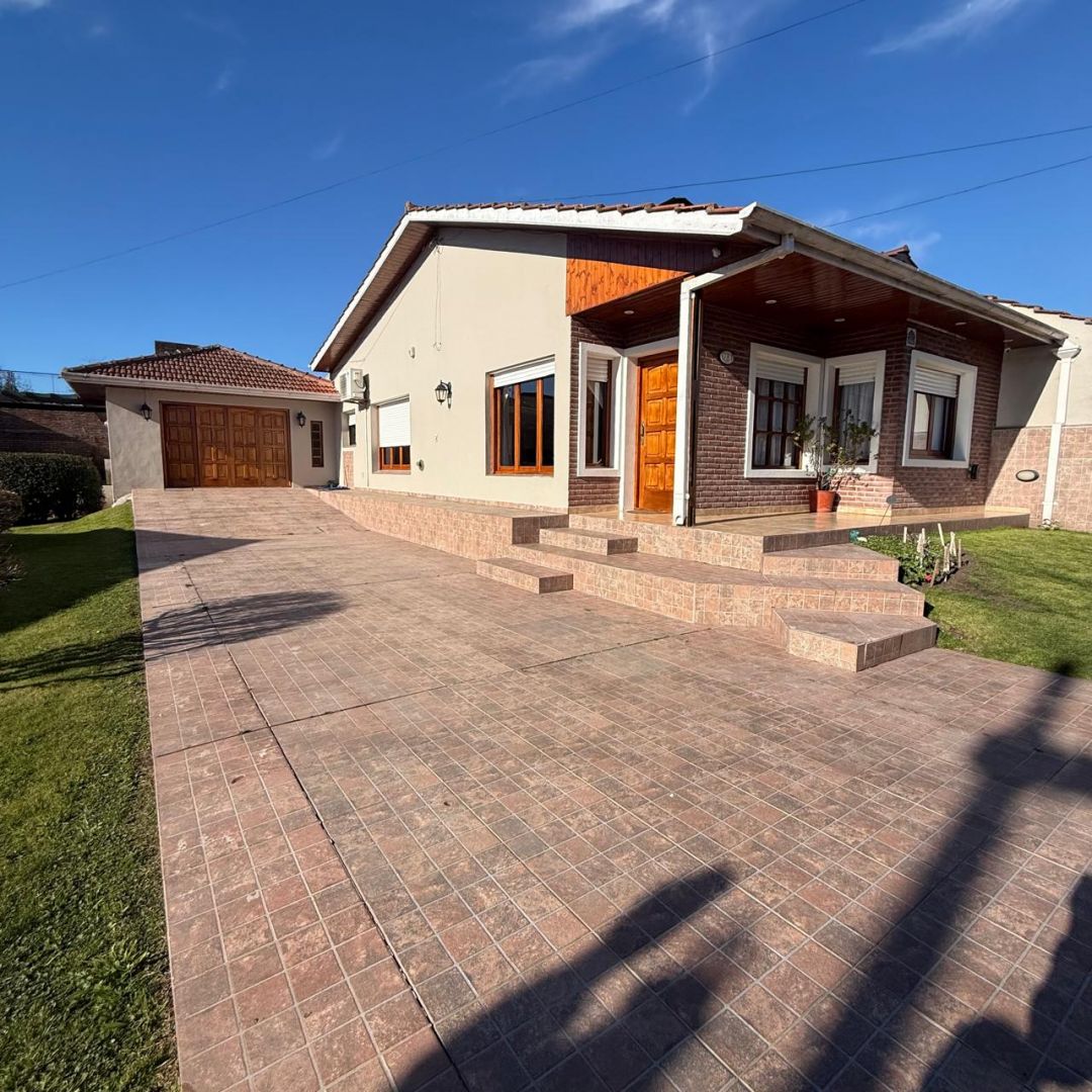 Casa en Venta 2 Dormitorios, 600m² — Excelente Chalet