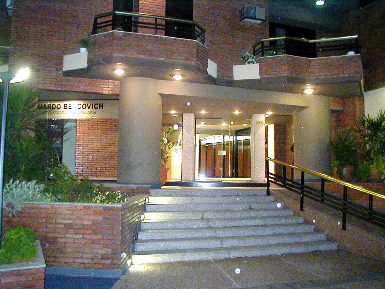 Departamento en Laprida 600