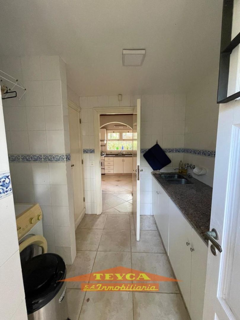 Casa en venta Lasalle 4 ambientes