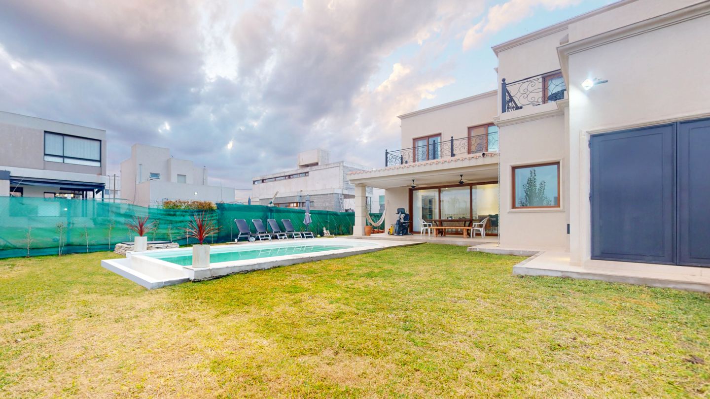VENTA DE CASA EN La Plata - City Bell - 45