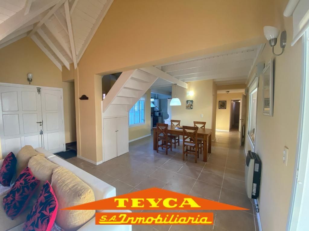 Casa en venta Lasalle 4 ambientes