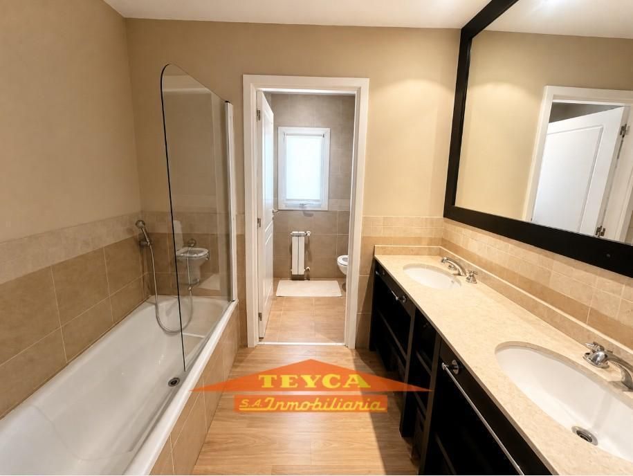 Casa en venta La Herradura 5 ambientes