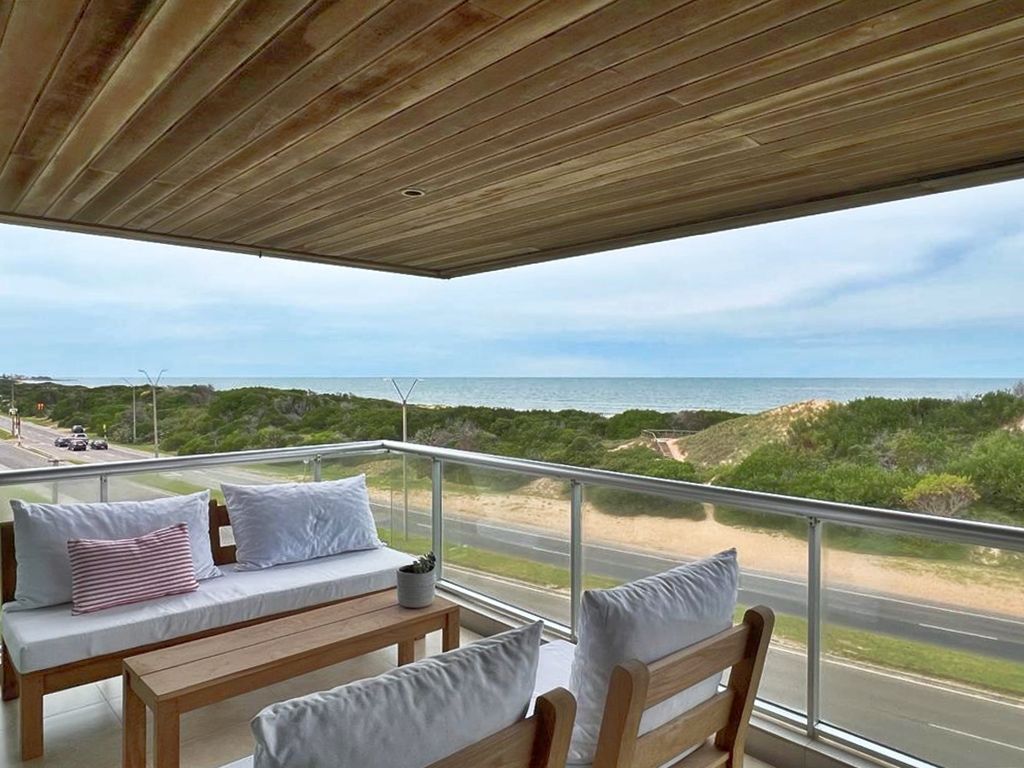 Apartamento en venta Playa Brava 4 ambientes