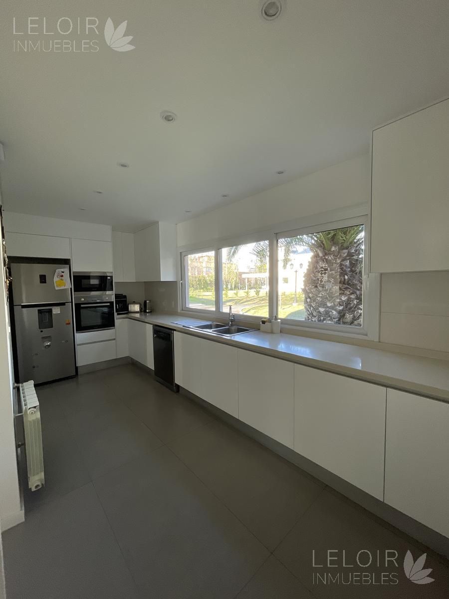 Casa en Venta en Ituzaingo, G.B.A. Zona Oeste