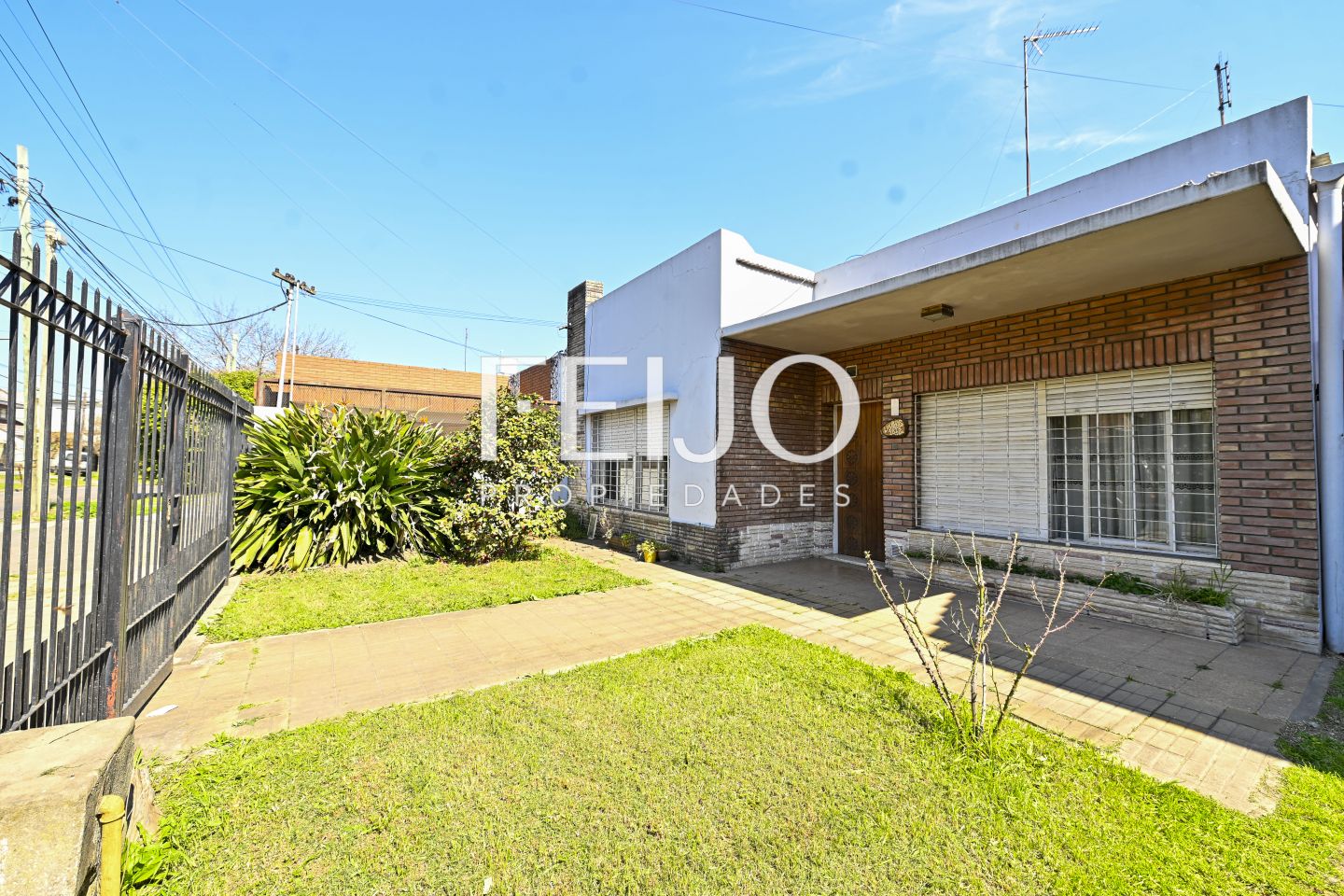 Casa en JUAN GREGORIO DE 2800