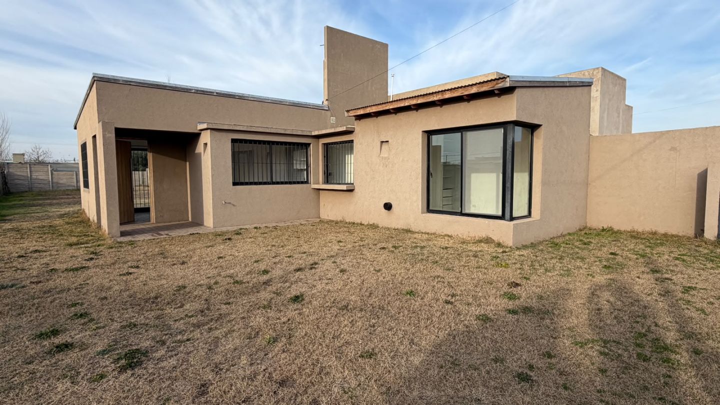 Casa en venta y alquiler Ampliacion Urbana 2 ambientes