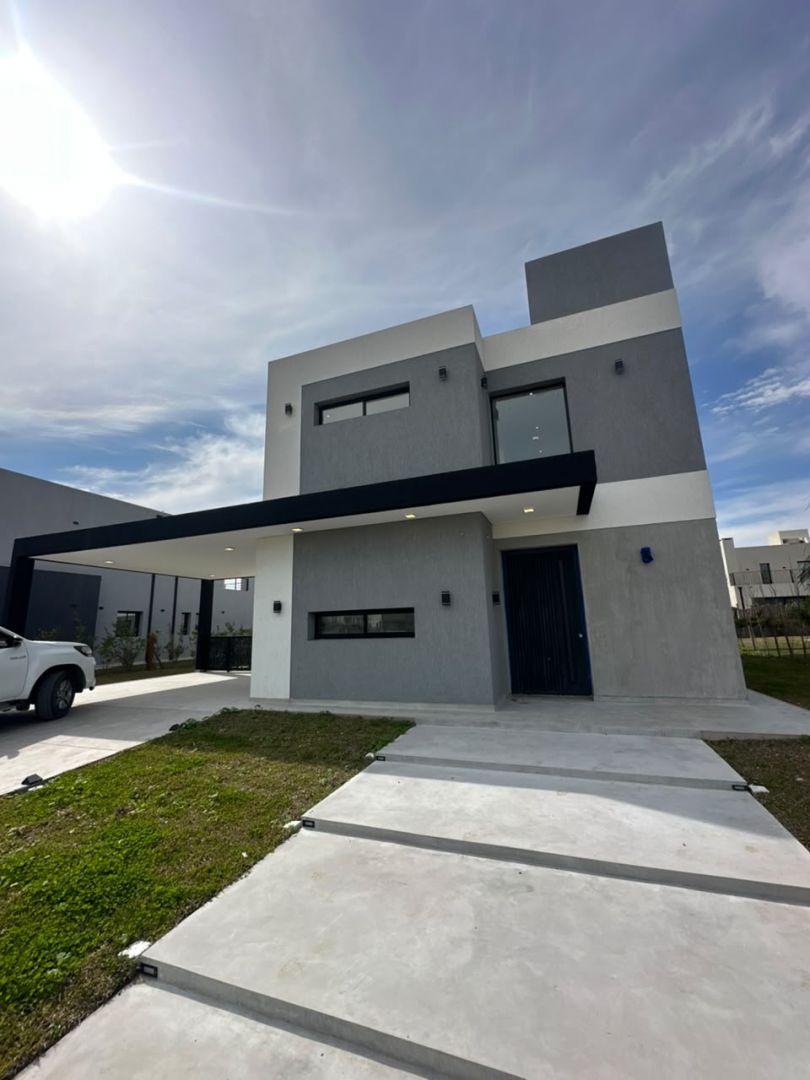 Casa en SARGENTO CABRAL 5600