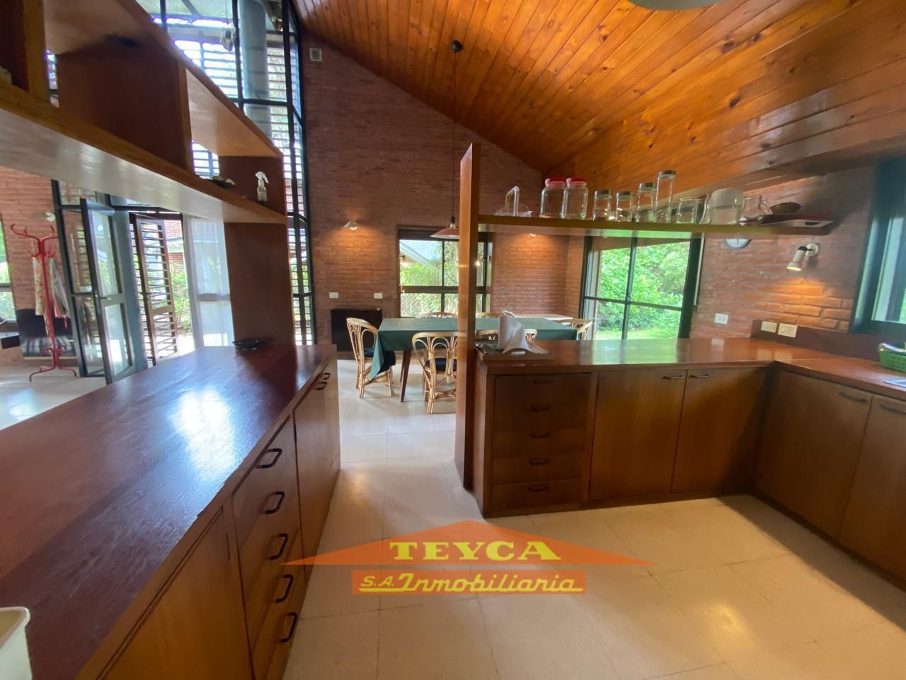 Casa en venta Lasalle 4 ambientes