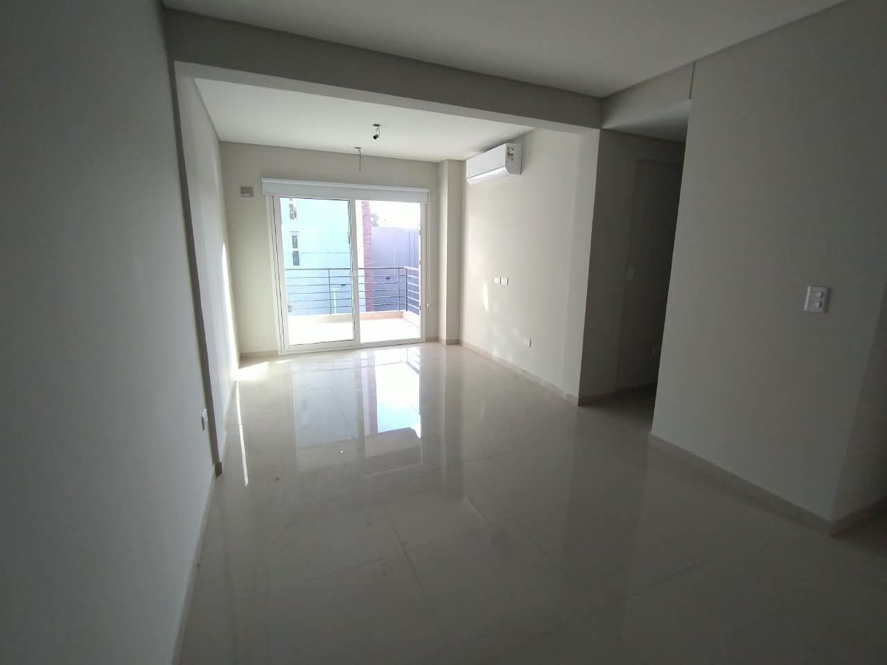 Departamento en ARTURO ILLIA 2000