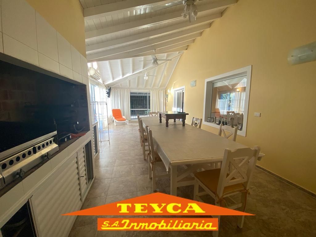 Casa en venta Lasalle 4 ambientes