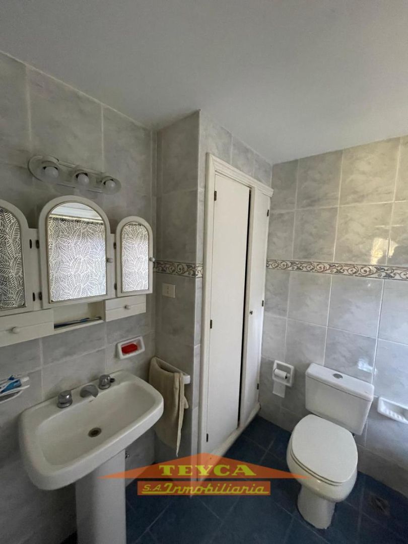 Casa en venta Lasalle 4 ambientes