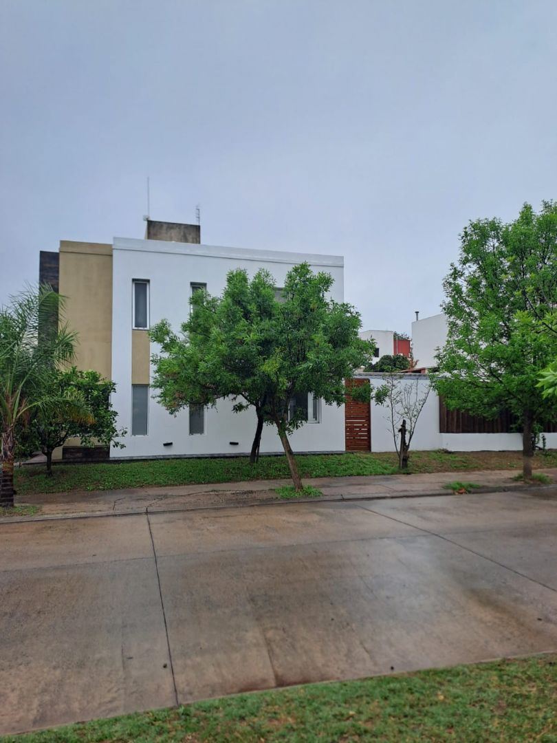 Casa en alquiler Claros Del Bosque 5 ambientes