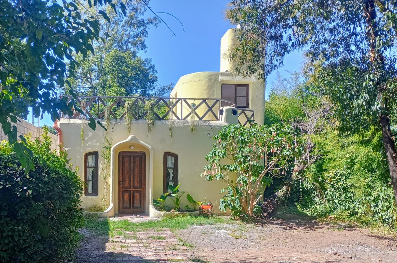 Casa en venta y alquiler 5 ambientes