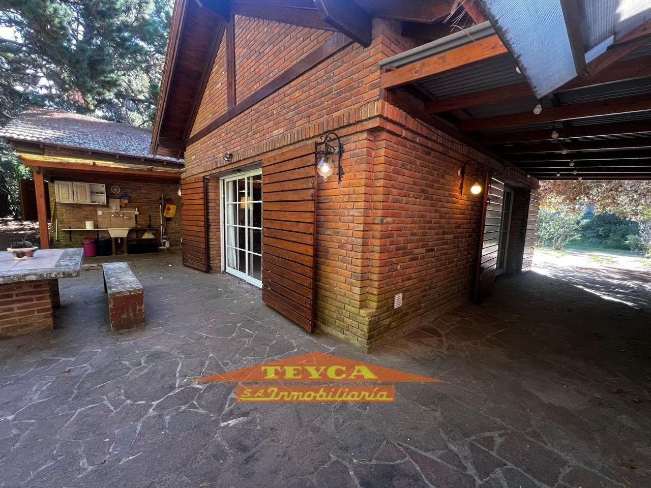 Casa en venta Lasalle 5 ambientes