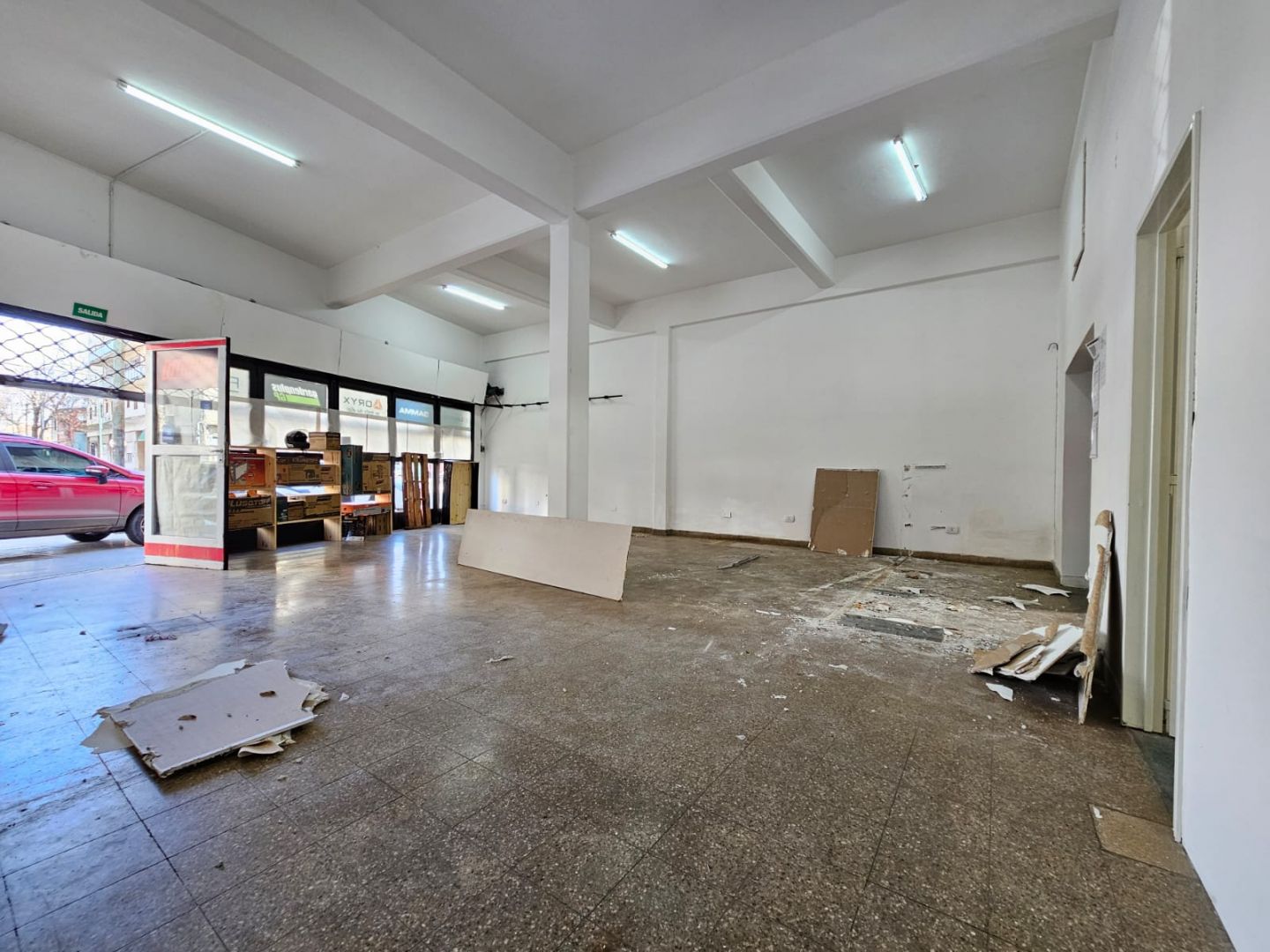Local Comercial en AVENIDA CENTENAR 2100