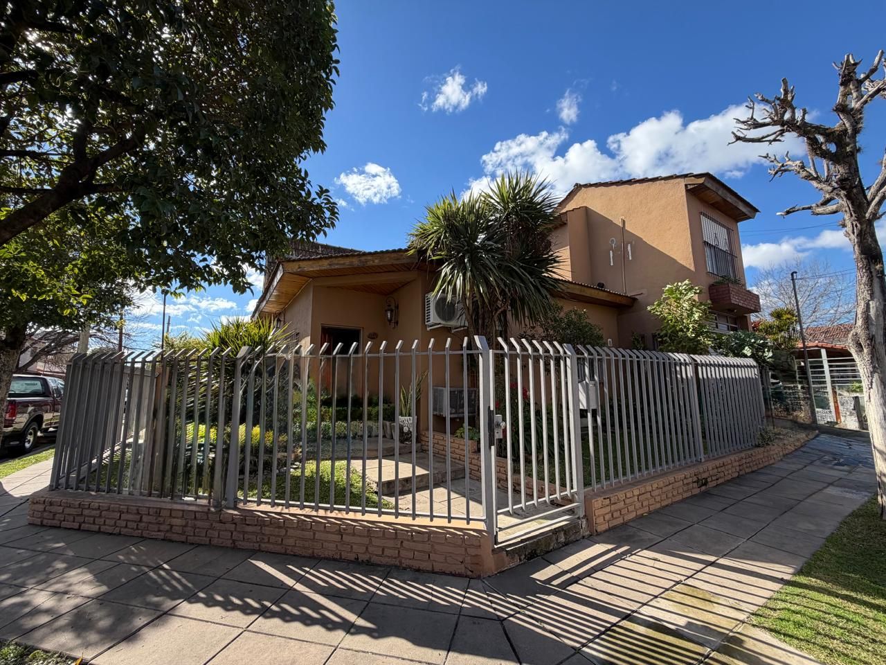 Casa en venta Ciudad Jardín Lomas 5 ambientes