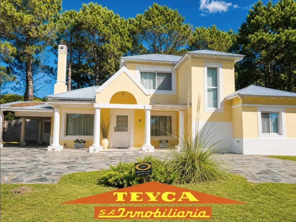 Casa en venta Pinamar Chico 5 ambientes