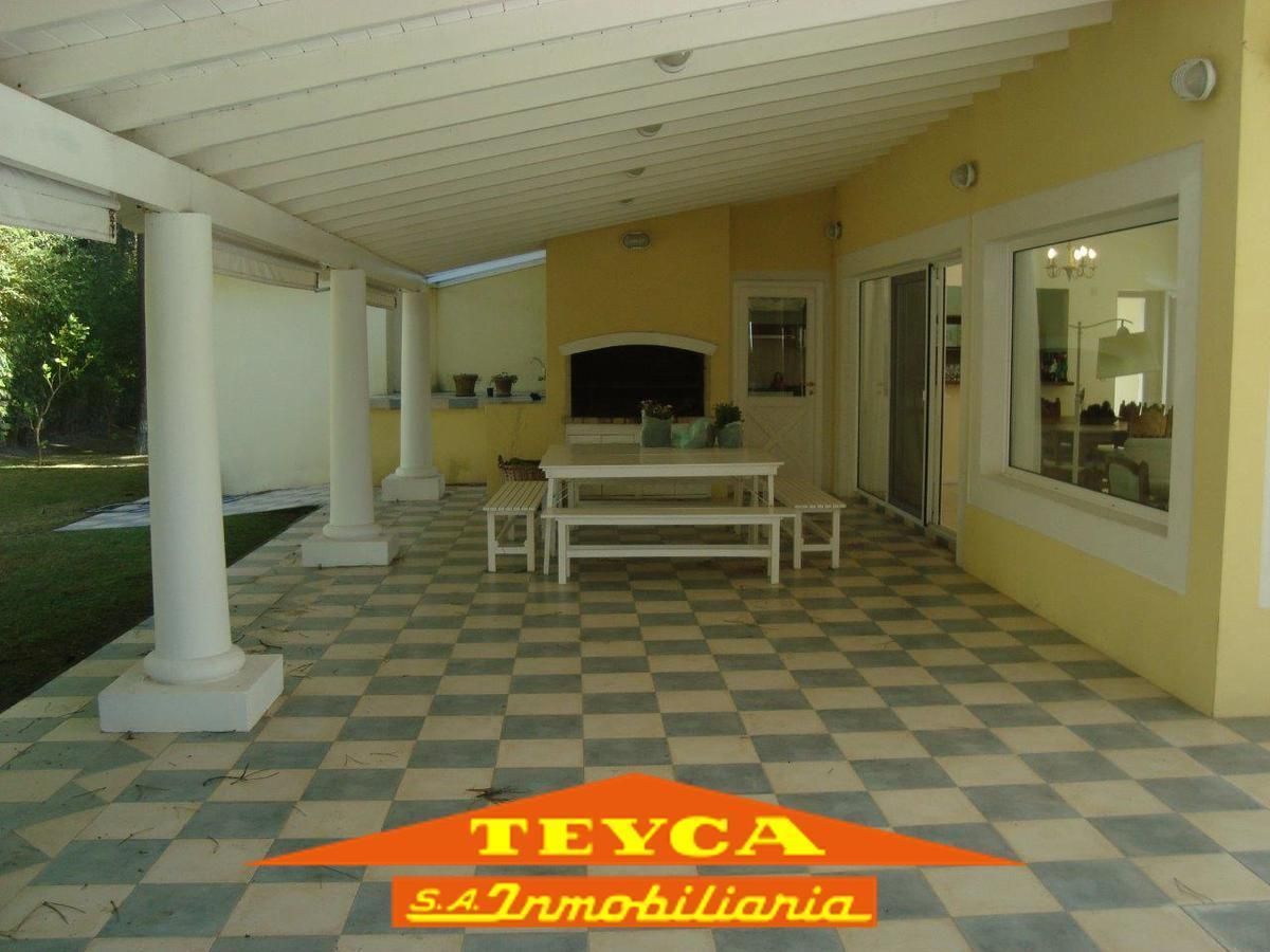 Casa en venta Pinamar Chico 5 ambientes