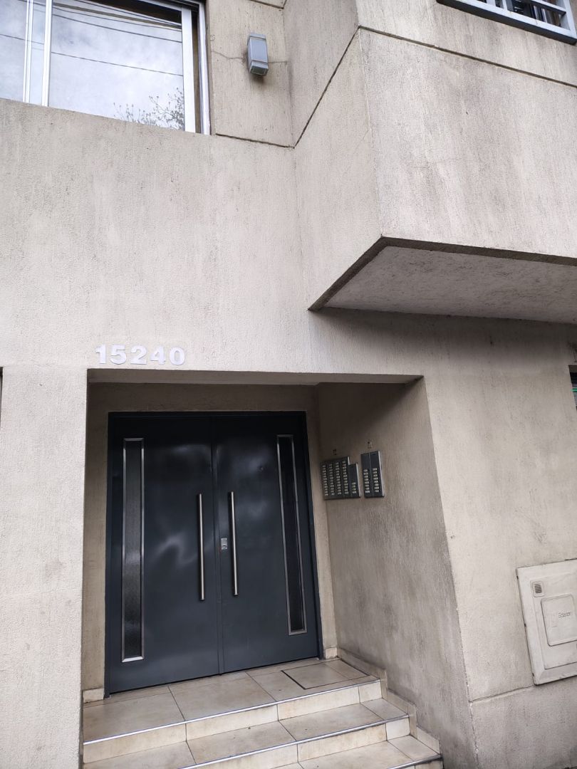 Departamento en Av. Rivadavia 15200