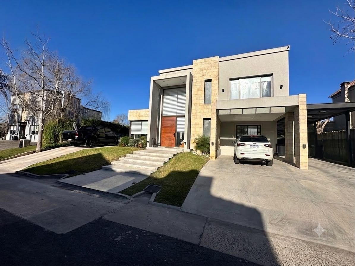 Casa en horacio quiroga 4900