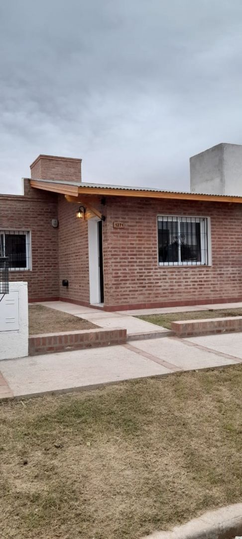 Casa en alquiler San Juan Bautista 3 ambientes