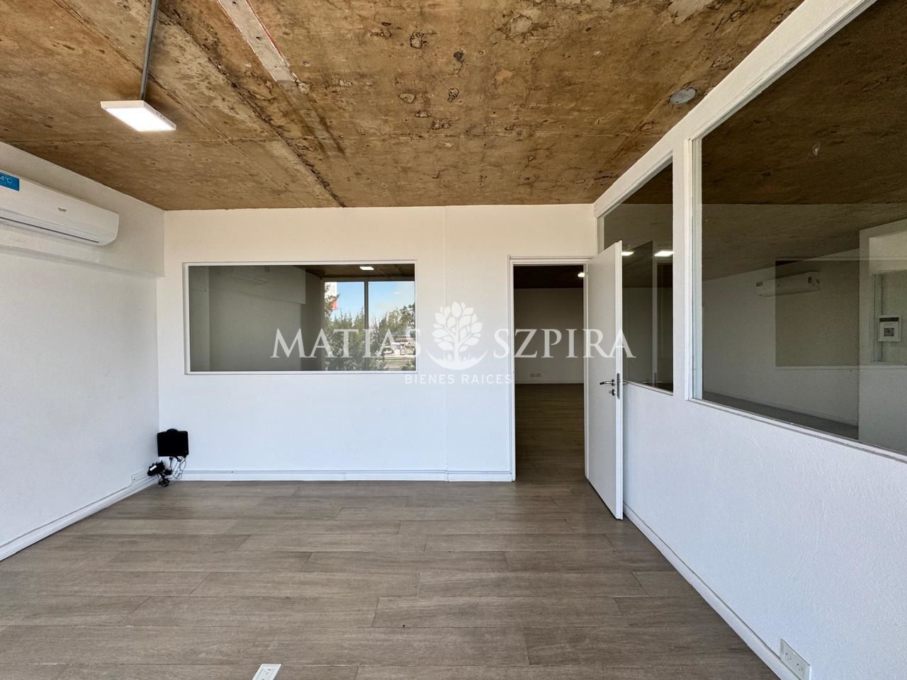 ALQUILER DE OFICINA EN Moreno - Francisco Alvarez - 10