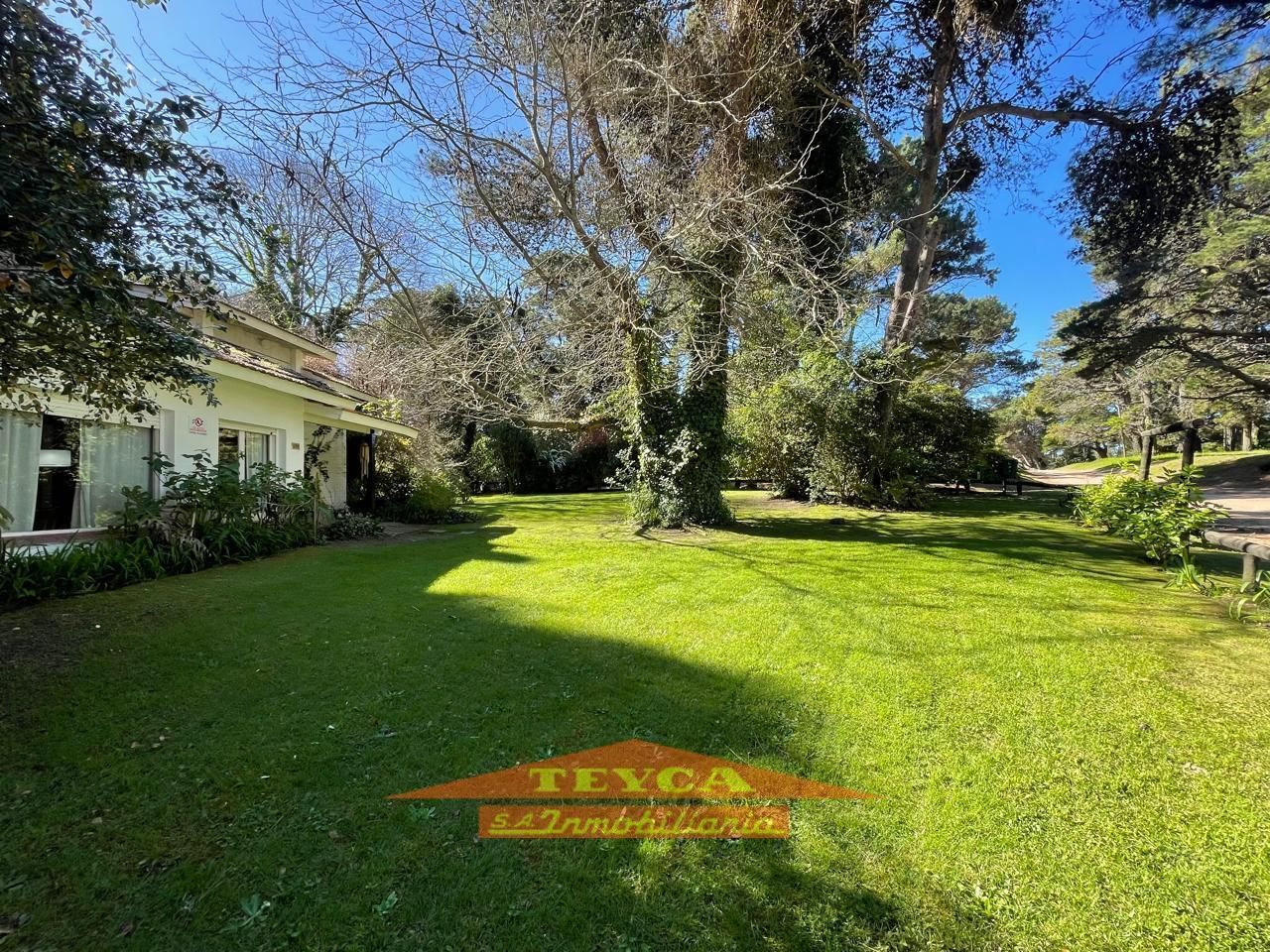 Casa en venta Lasalle 5 ambientes