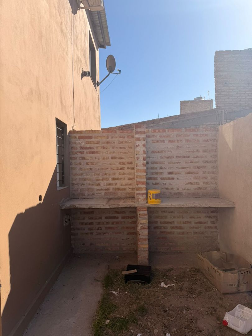 Casa en Alquiler en Fernandez Oro, Rio Negro