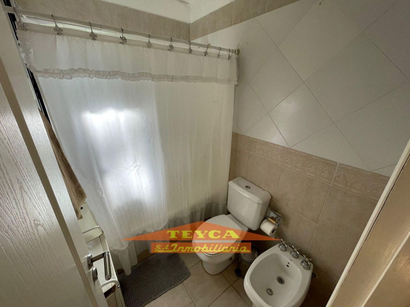 Casa en venta Lasalle 5 ambientes
